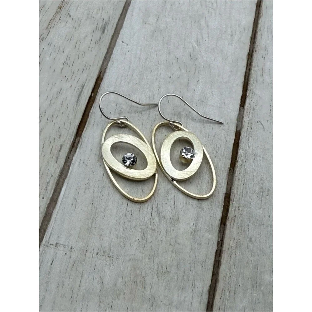 N/A chic gold